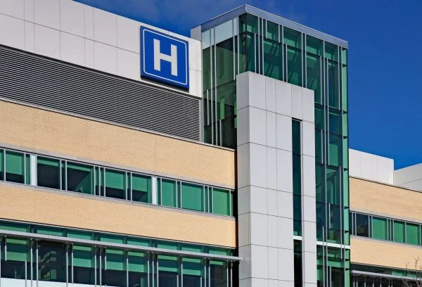 Multi-story hospital commercial building exterior, commercial painting by Lagunas Painting in Eagle, Idaho